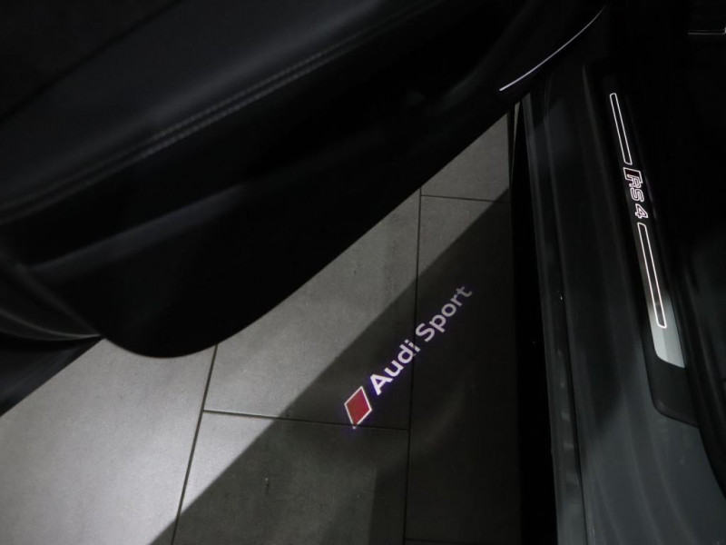 Audi RS4 Avant Avant 2.9 TFSI Q NARDO+BLACK+CARBON / PANO 2019 - photo n°14 Audi RS4 Avant Avant 2.9 TFSI Q NARDO+BLACK+CARBON / PANO  occasion à L'Union - photo n°14