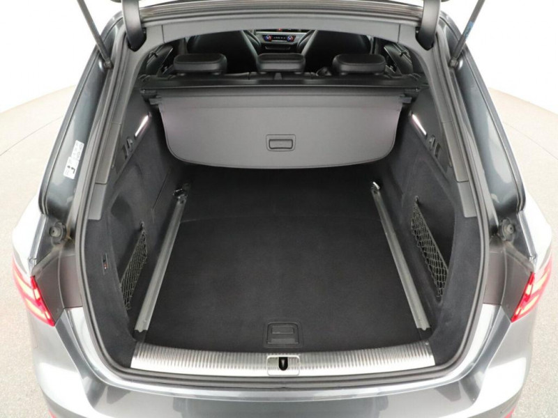 Audi RS4 Avant V6 Biturbo 2019 , 4X4, Automatik, 2019 - photo n°11 Audi RS4 Avant V6 Biturbo 2019 , 4X4, Automatik,  occasion à L'Union - photo n°11