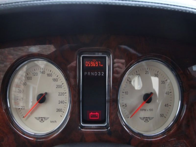 Bentley Arnage 6.75 V8 405 RED LABEL BVA 42 900 ? Noir occasion à BEAUPUY - photo n°9