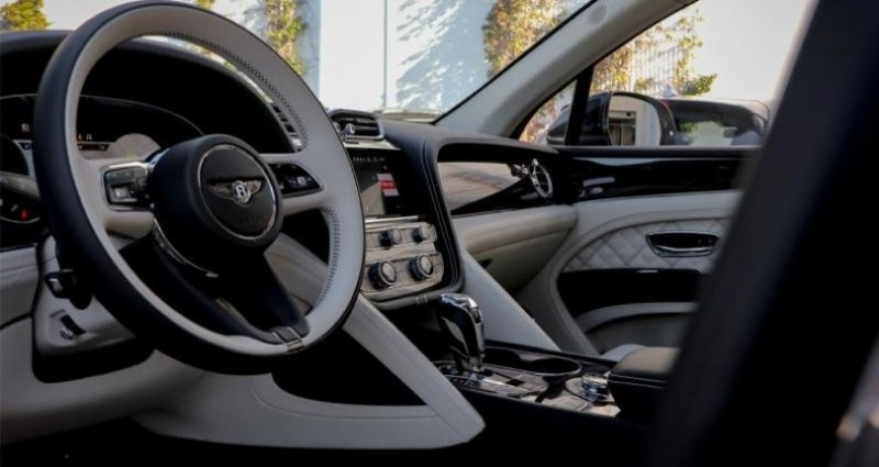 Bentley Bentayga 4.0 V8 550ch 2022 - photo n°4 Bentley Bentayga 4.0 V8 550ch  occasion à Monaco - photo n°4