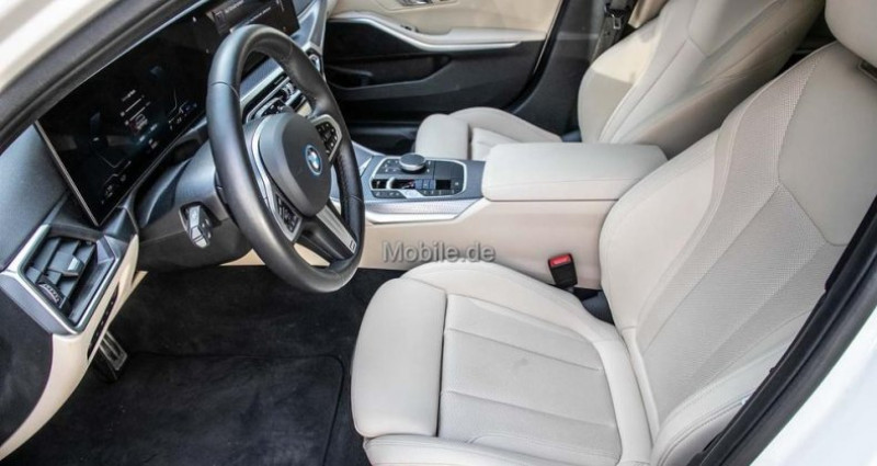Bmw 330 330 e Touring M Sportpaket AHK RfKam. Navi HeadUp  - photo n°7 Bmw 330 330 e Touring M Sportpaket AHK RfKam. Navi HeadUp  occasion à LEIMBACH - photo n°7