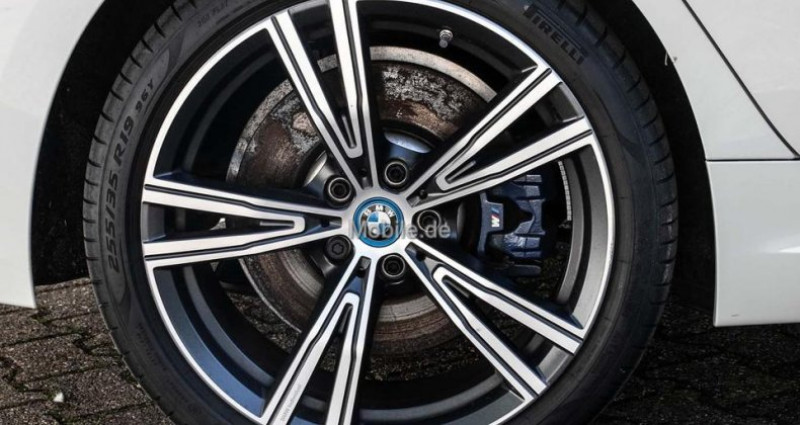 Bmw 330 330 e Touring M Sportpaket AHK RfKam. Navi HeadUp  - photo n°4 Bmw 330 330 e Touring M Sportpaket AHK RfKam. Navi HeadUp  occasion à LEIMBACH - photo n°4
