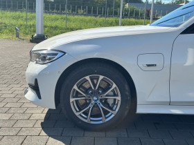 Bmw 330 330e xDrive 292 ch BVA  occasion  Beaupuy - photo n9
