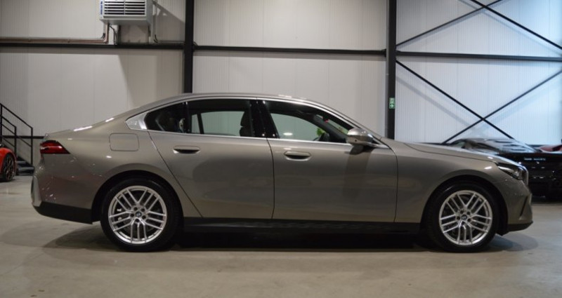 Bmw 520 520 i Berline 1 MAIN - NEUVE - 9.000 km 2024 - photo n°5 Bmw 520 520 i Berline 1 MAIN - NEUVE - 9.000 km  occasion à Lille - photo n°5
