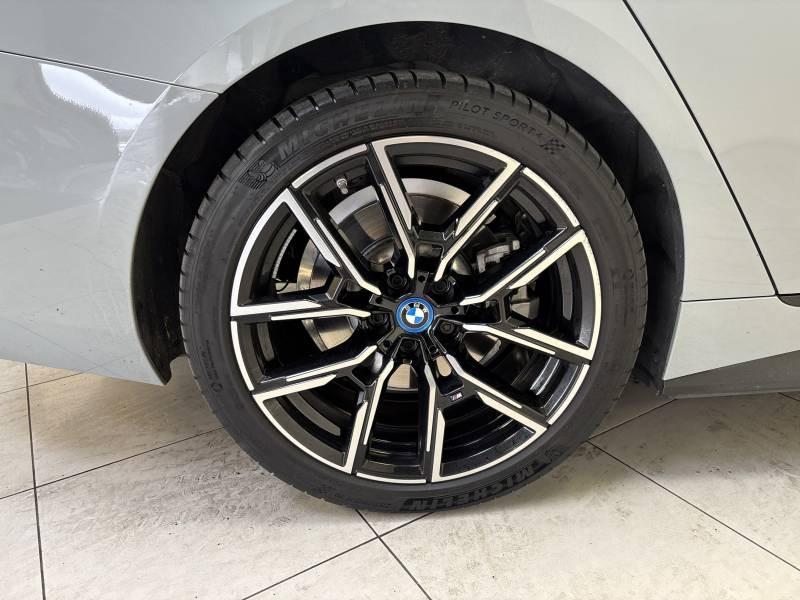 Bmw i4 eDrive40 340 ch BVA M Sport  occasion � B�ziers - photo n�10