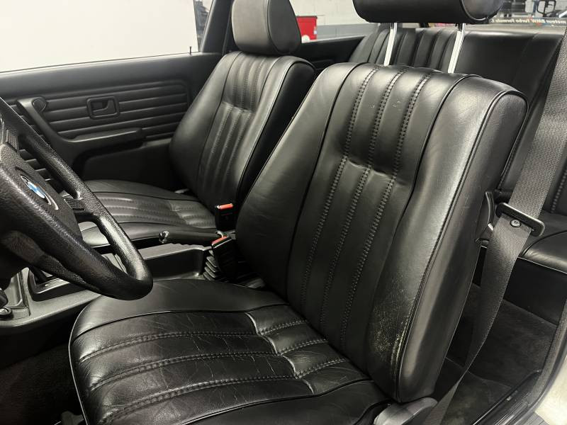 Bmw Serie 3 323i 1984 - photo n°4 Bmw Serie 3 323i  occasion à Carcassonne - photo n°4