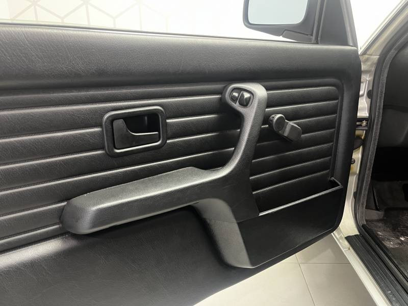 Bmw Serie 3 323i 1984 - photo n°14 Bmw Serie 3 323i  occasion à Carcassonne - photo n°14