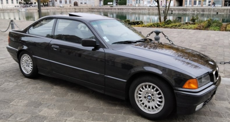 Bmw Serie 3 E36 325 i Coupé BVA 1992 Bmw Serie 3 E36 325 i Coupé BVA  occasion à Les Attaques