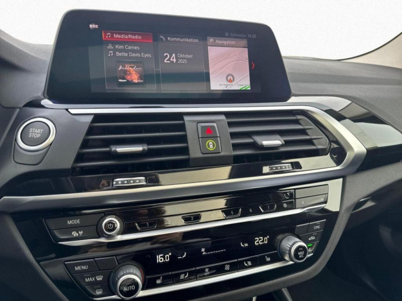 Bmw X3 xDrive 30e LivePl,LED,Pano,AHK,Kamera,Alu18 2021 - photo n°10 Bmw X3 xDrive 30e LivePl,LED,Pano,AHK,Kamera,Alu18  occasion à L'Union - photo n°10