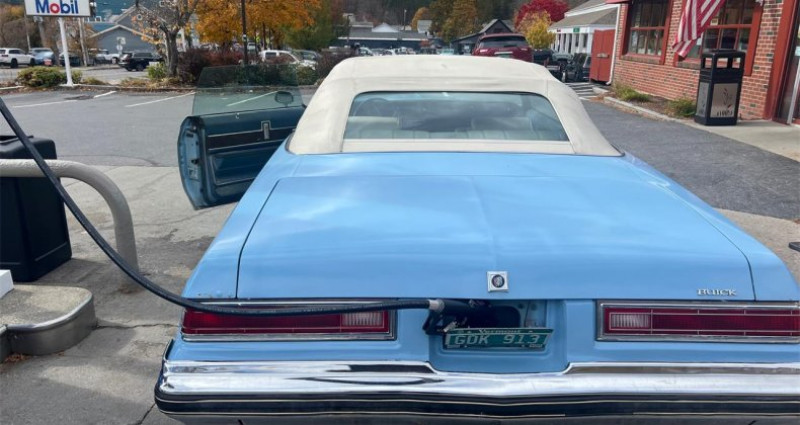 Buick Le Sabre  1975 - photo n°3 Buick Le Sabre   occasion à LYON - photo n°3