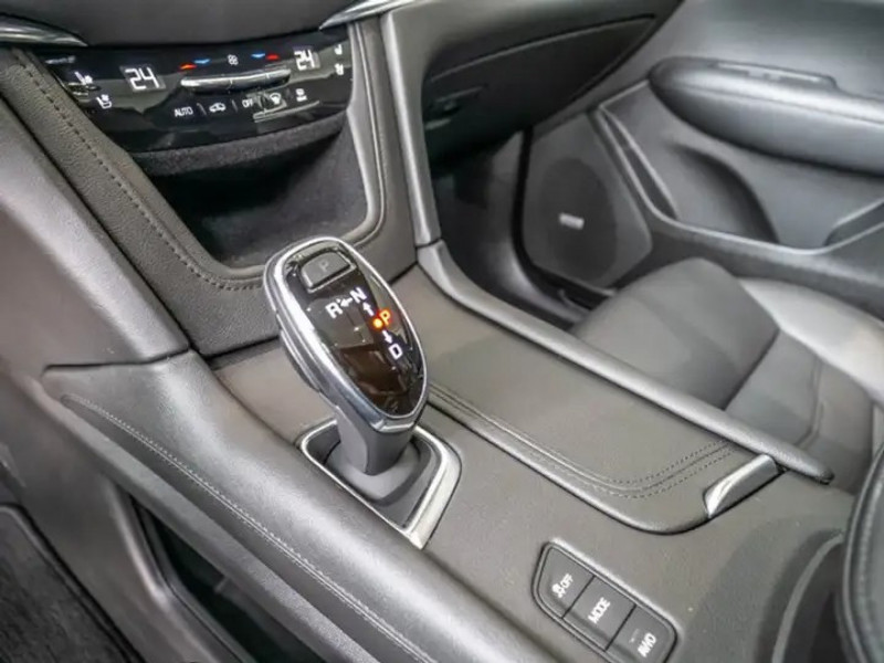Cadillac XT5 3.6 V6 314CH PLATINUM AWD AT 2018  occasion à Villenave-d'Ornon - photo n°6