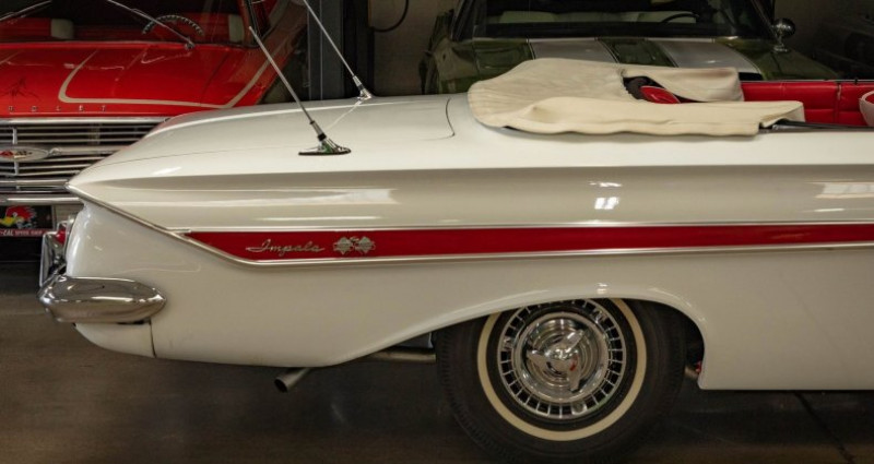 Chevrolet Impala SS 4 spd Convertible 1961 - photo n°2 Chevrolet Impala SS 4 spd Convertible  occasion à LYON - photo n°2