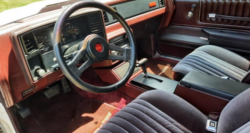 Chevrolet Monte Carlo ss 1985 - photo n°4 Chevrolet Monte Carlo ss  occasion à LYON - photo n°4