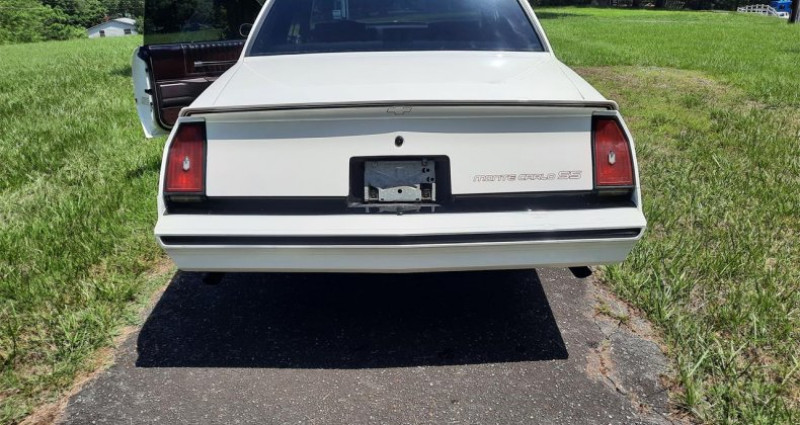 Chevrolet Monte Carlo ss 1985 - photo n°3 Chevrolet Monte Carlo ss  occasion à LYON - photo n°3