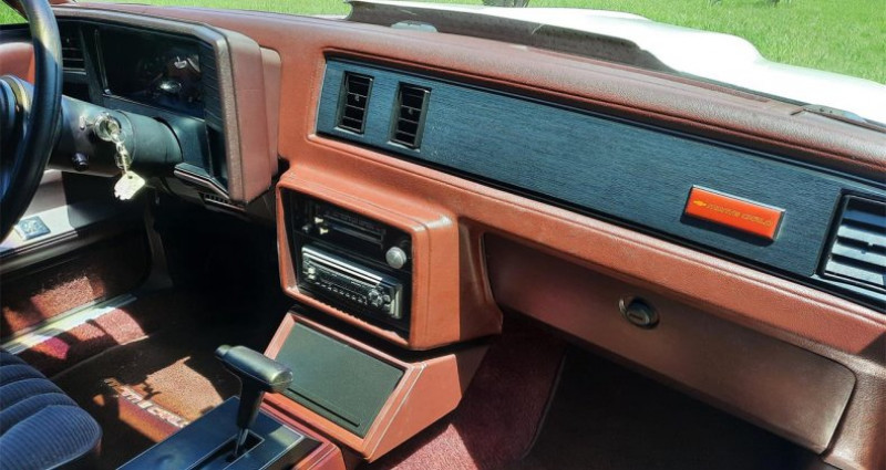 Chevrolet Monte Carlo ss 1985 - photo n°7 Chevrolet Monte Carlo ss  occasion à LYON - photo n°7