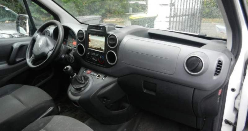 Citroen Berlingo 1.6 Blue HDi 100CH 3 PLACES 2017 - photo n°4 Citroen Berlingo 1.6 Blue HDi 100CH 3 PLACES  occasion à Vaulx En Velin - photo n°4