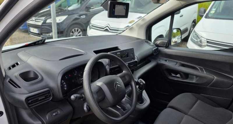 Citroen Berlingo 3PL BLUEHDI 100ch 2020 142.000KMS CAM REG RADAR TVA... 2020 - photo n°4 Citroen Berlingo 3PL BLUEHDI 100ch 2020 142.000KMS CAM REG RADAR TVA...  occasion à Martigues - photo n°4