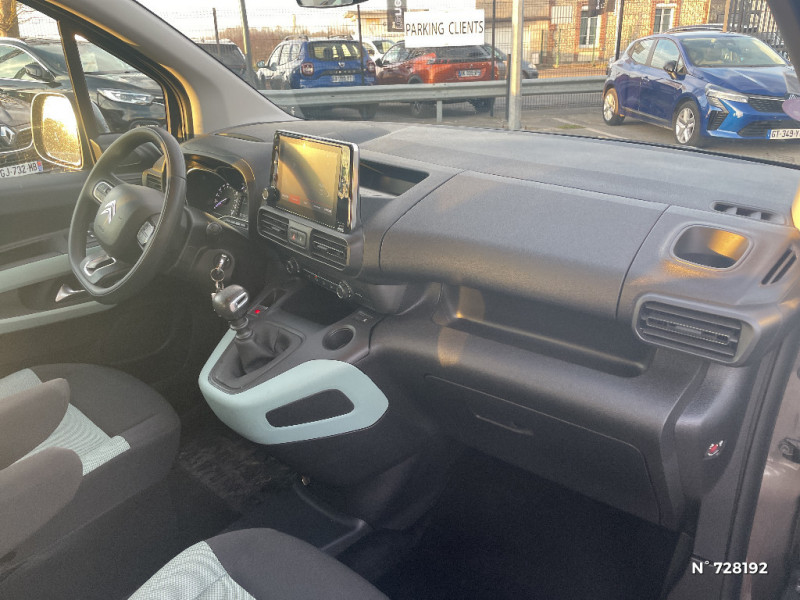 Citroen Berlingo Berlingo Taille M PureTech 110 S&S BVM6 Feel  occasion  Crpy-en-Valois - photo n10