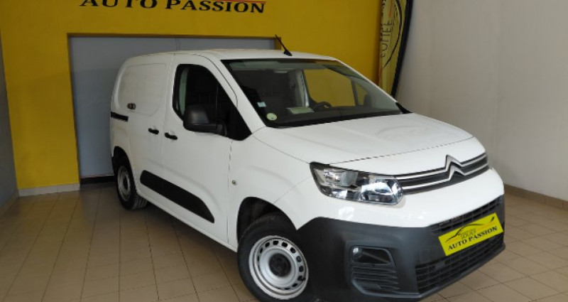 Citroen Berlingo Club M 650 1.5 BlueHDi 75CV BVM5 2020 - photo n°2 Citroen Berlingo Club M 650 1.5 BlueHDi 75CV BVM5  occasion à Bréhal - photo n°2
