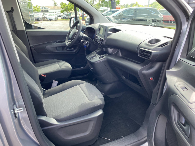 Citroen Berlingo e-Berlingo Taille M 136 ch 100 kWh Automatique Plus 5p 2024 - photo n°9 Citroen Berlingo e-Berlingo Taille M 136 ch 100 kWh Automatique Plus 5p  occasion à Mont-de-Marsan - photo n°9