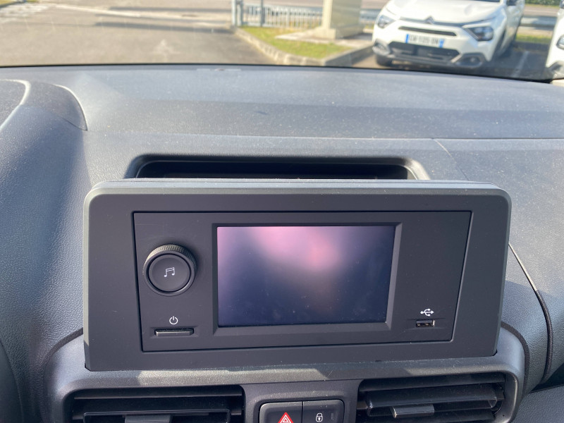 Citroen Berlingo e-Berlingo Taille M 136 ch 100 kWh Automatique Plus 5p 2024 - photo n°17 Citroen Berlingo e-Berlingo Taille M 136 ch 100 kWh Automatique Plus 5p  occasion à Mont-de-Marsan - photo n°17