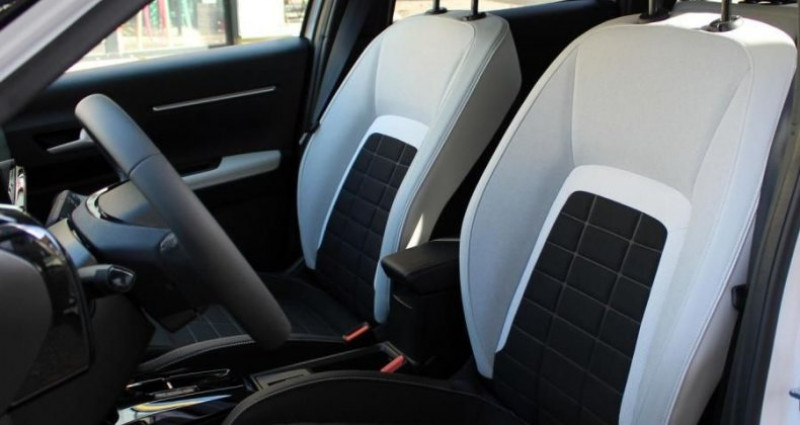 Citroen C3 1.2 MHEV HYBRID 100 ch MAX E-DCS6 2025 - photo n°6 Citroen C3 1.2 MHEV HYBRID 100 ch MAX E-DCS6  occasion à BELBEUF - photo n°6