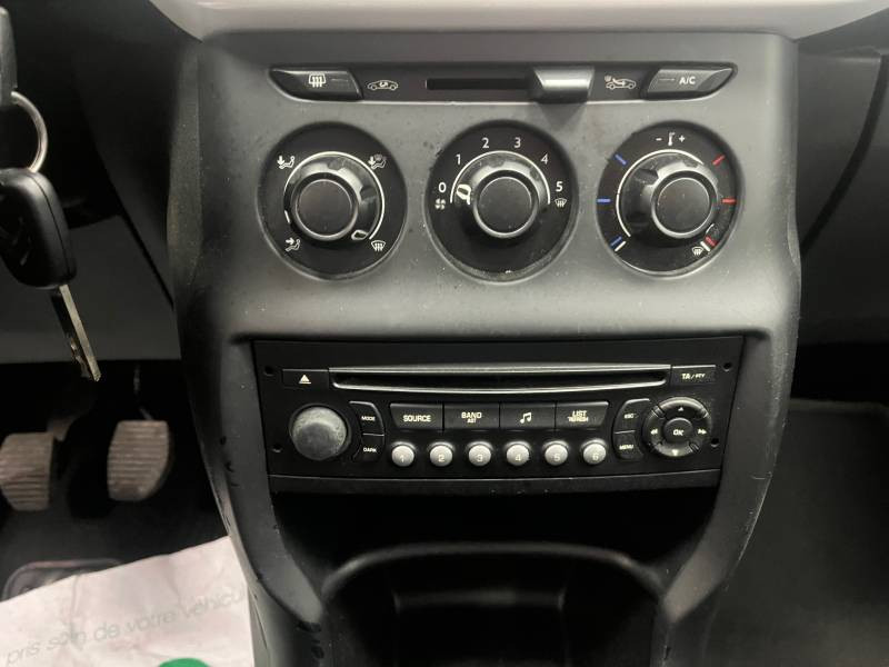 Citroen C3 1.4i Vitamine 2012 - photo n°19 Citroen C3 1.4i Vitamine  occasion à Bergerac - photo n°19