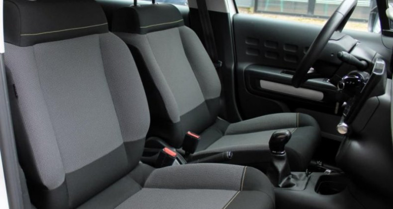 Citroen C3 III PureTech 82 ch GRAPHIC DISTRIBUTION NEUVE 2018 - photo n°7 Citroen C3 III PureTech 82 ch GRAPHIC DISTRIBUTION NEUVE  occasion à BELBEUF - photo n°7