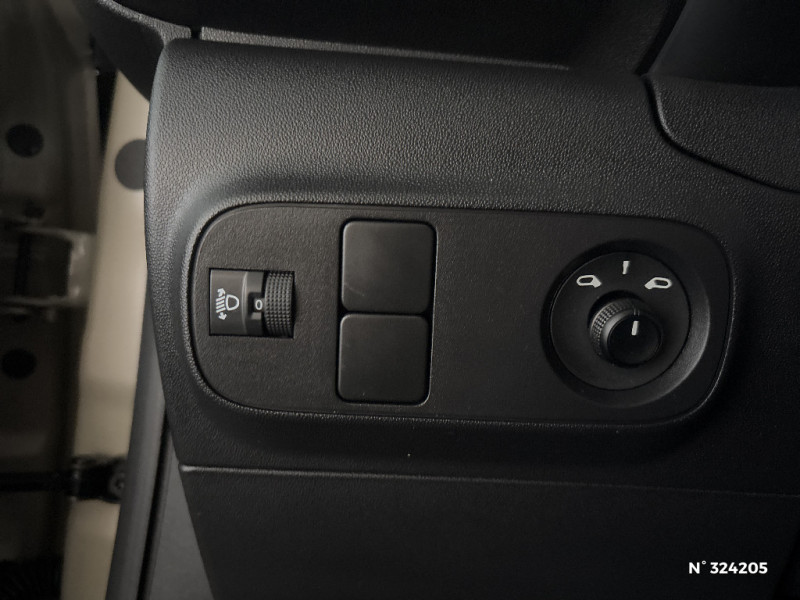 Citroen C3 PURETECH 83 CH BVM5 PLUS 2023 - photo n°14 Citroen C3 PURETECH 83 CH BVM5 PLUS  occasion à Noisy-le-Grand - photo n°14