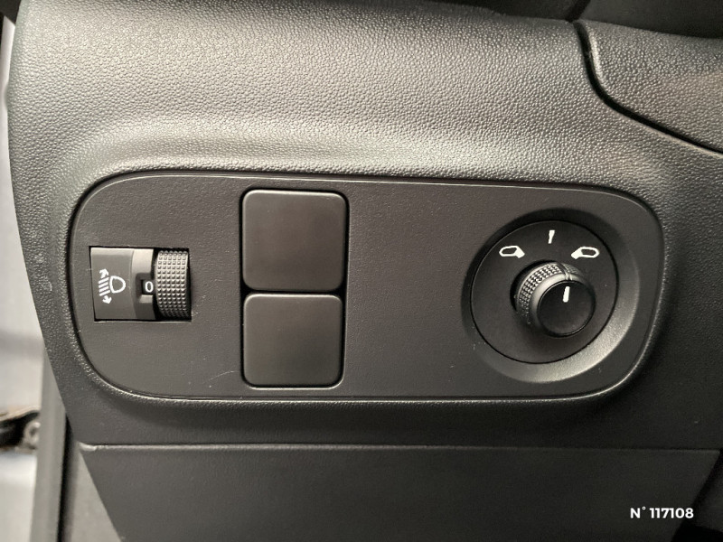 Citroen C3 PURETECH 83CH, BOITE MANUELLE, PLUS 2023 - photo n°14 Citroen C3 PURETECH 83CH, BOITE MANUELLE, PLUS  occasion à Mareuil-lès-Meaux - photo n°14