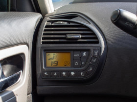 Citroen C4 Picasso 5 Places 1.6 HDi FAP - 110  Rossignol  occasion � Ganges - photo n�19