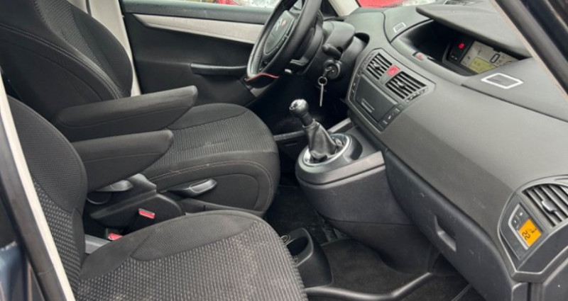 Citroen C4 Picasso 5 Places Attraction 1.6 HDi 110 cv 2010 - photo n°5 Citroen C4 Picasso 5 Places Attraction 1.6 HDi 110 cv  occasion à Uckange - photo n°5