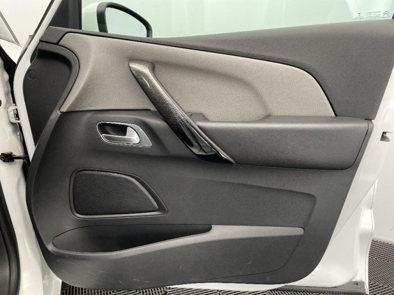 Citroen C4 Picasso 5 Places PURETECH 130 S&S FEEL 2017 - photo n°17 Citroen C4 Picasso 5 Places PURETECH 130 S&S FEEL  occasion à Mareuil-lès-Meaux - photo n°17