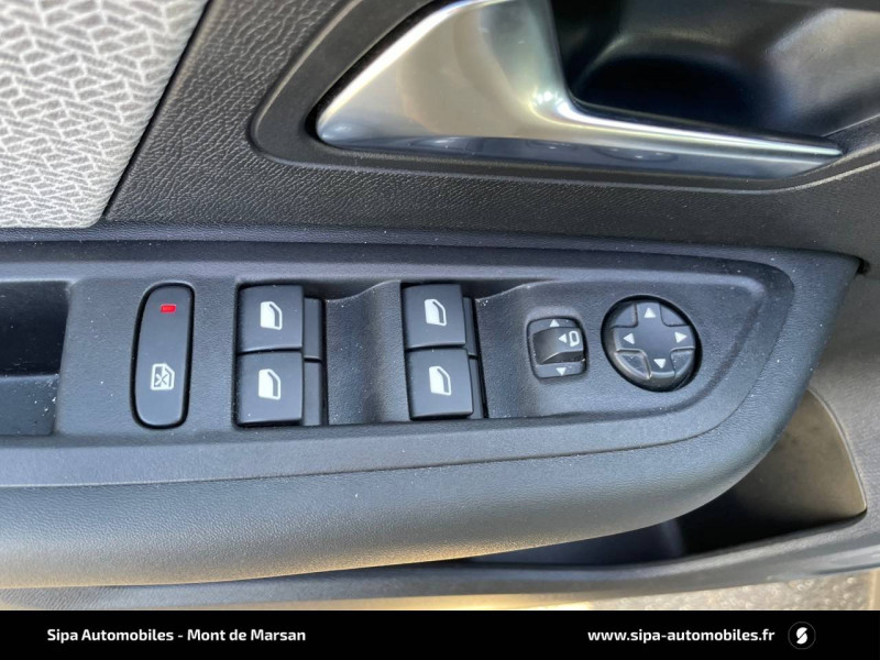 Citroen C4 X C4 X PureTech 130 S&S EAT8 Plus 4p 2024 - photo n°13 Citroen C4 X C4 X PureTech 130 S&S EAT8 Plus 4p  occasion à Mont-de-Marsan - photo n°13