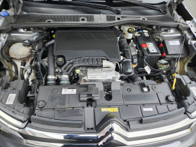 Citroen C4 C4 PureTech 130 S&S EAT8 C-Series 5p  occasion � Lescure-d'Albigeois - photo n�3