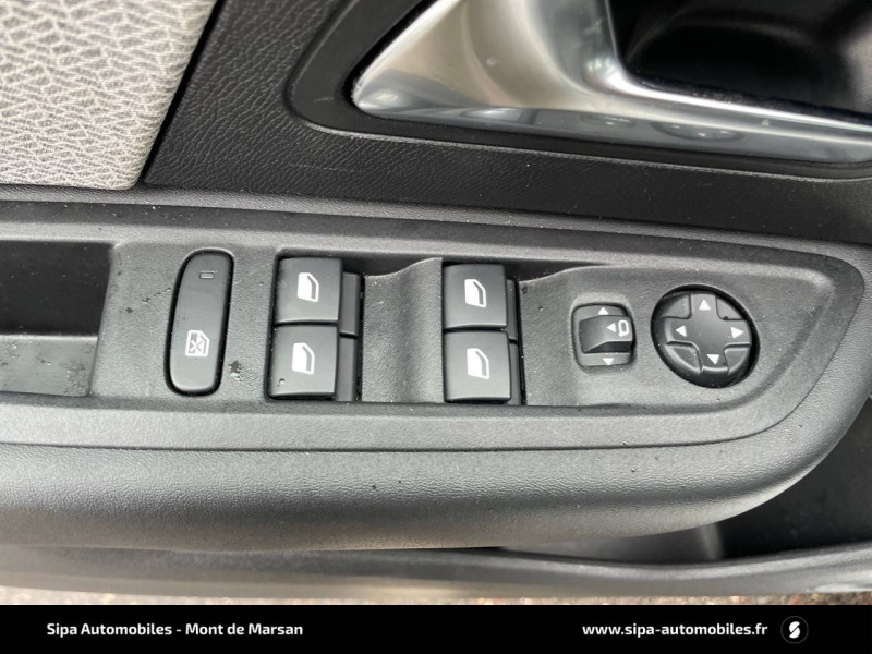 Citroen C4 C4 PureTech 130 S&S EAT8 C-Series 5p 2023 - photo n°12 Citroen C4 C4 PureTech 130 S&S EAT8 C-Series 5p  occasion à Mont-de-Marsan - photo n°12