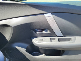 Citroen C4 C4 PureTech 130 S&S EAT8 Feel Pack 5p  occasion  Lescure-d'Albigeois - photo n18