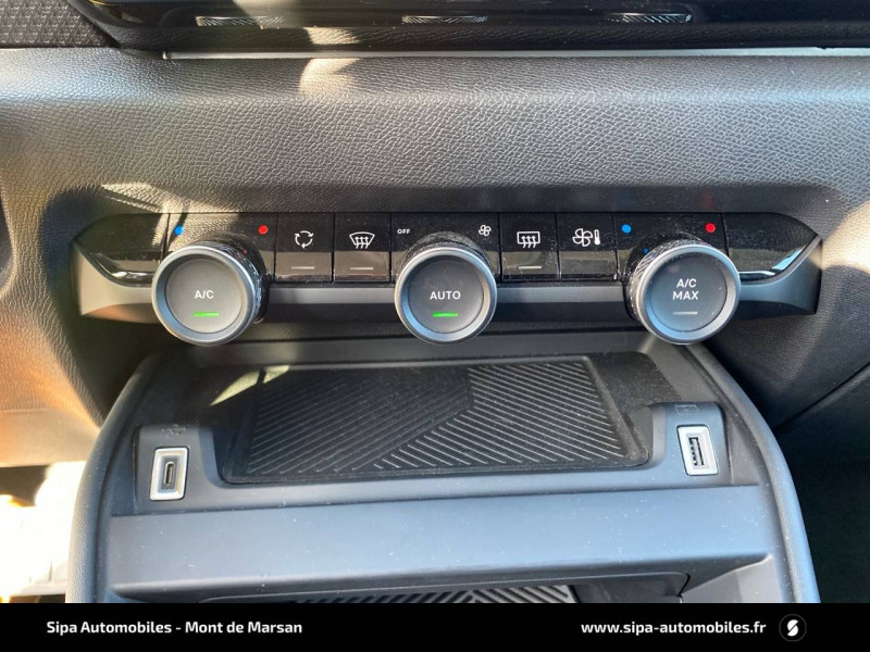 Citroen C4 C4 PureTech 130 S&S EAT8 Feel Pack 5p 2021 - photo n°13 Citroen C4 C4 PureTech 130 S&S EAT8 Feel Pack 5p  occasion à Mont-de-Marsan - photo n°13