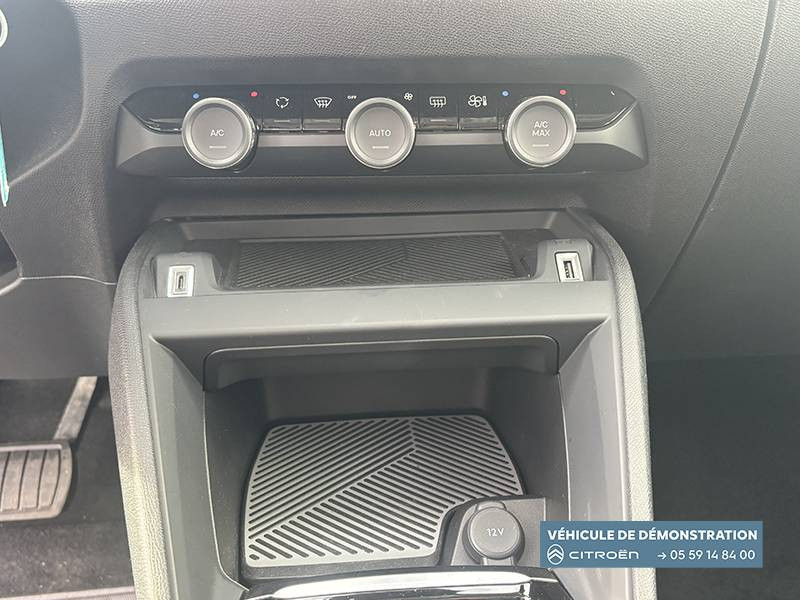Citroen C4 e-C4 136 ch autonomie standard  Automatique Plus 5p 2024 - photo n°17 Citroen C4 e-C4 136 ch autonomie standard  Automatique Plus 5p  occasion à Lescar - photo n°17