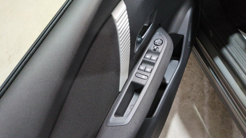 Citroen C4 Hybride 145 e-dcs6 business 2025 - photo n°9 Citroen C4 Hybride 145 e-dcs6 business  occasion à Ganges - photo n°9