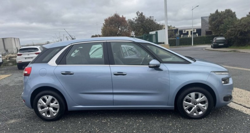 Citroen C4 II 1.6 e-HDi 115 FAP Attraction 5cv 2014 - photo n°3 Citroen C4 II 1.6 e-HDi 115 FAP Attraction 5cv  occasion à Saint-Médard-d'Aunis - photo n°3