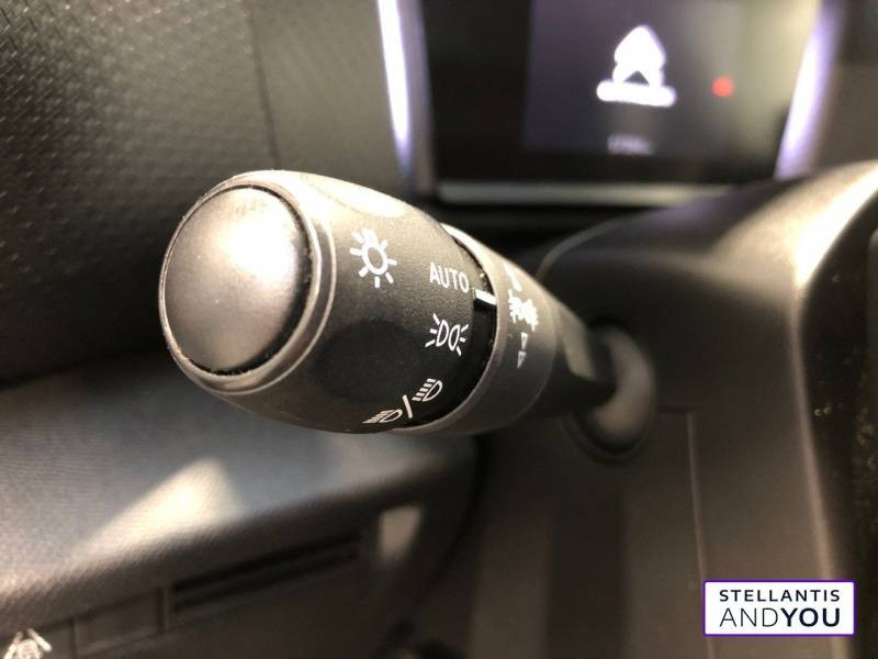 Citroen C4 PureTech 130 S&S EAT8 Feel Pack  occasion   VENISSIEUX - photo n10