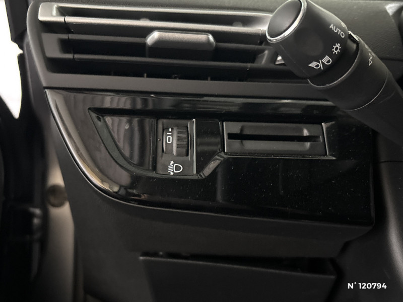 Citroen C4 PURETECH 130 S&S EAT8 ORIGINS 2020 - photo n°15 Citroen C4 PURETECH 130 S&S EAT8 ORIGINS  occasion à Le Perreux-sur-Marne - photo n°15