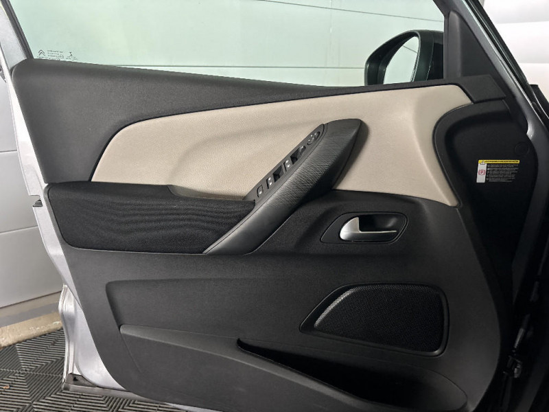 Citroen C4 PURETECH 130 S&S EAT8 ORIGINS 2020 - photo n°17 Citroen C4 PURETECH 130 S&S EAT8 ORIGINS  occasion à Le Perreux-sur-Marne - photo n°17