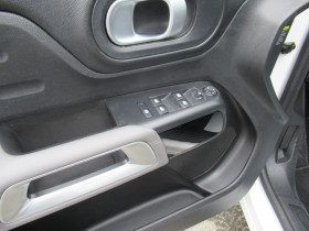 Citroen C5 Aircross HYBRID 225CH FEEL E-EAT8  occasion � Toulouse - photo n�17