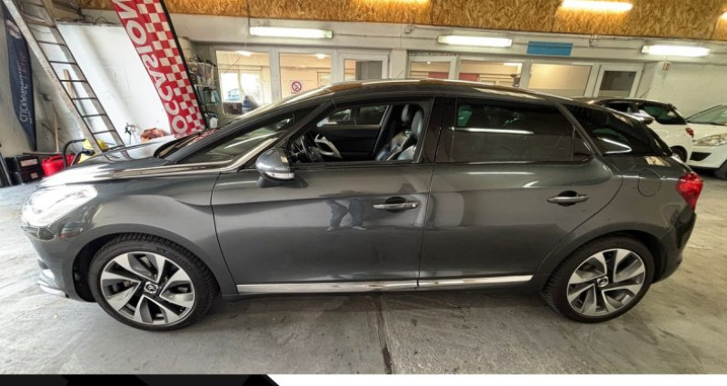 Citroen DS5 2.0 Blue hdi SPORTCHIC 180 CH // CUIR / GPS / TOIT PANO / BL 2014 - photo n°5 Citroen DS5 2.0 Blue hdi SPORTCHIC 180 CH // CUIR / GPS / TOIT PANO / BL  occasion à Harnes - photo n°5