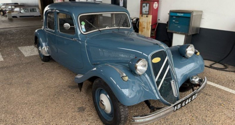 Citroen Traction Traction/15 11b 1954 bleu raf 1960 - photo n°2 Citroen Traction Traction/15 11b 1954 bleu raf  occasion à LA BOISSE - photo n°2