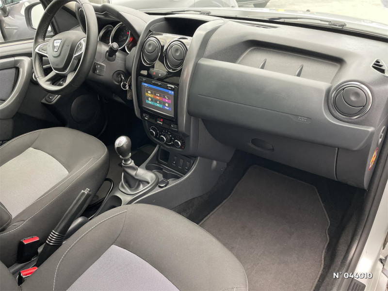 Dacia Duster 1.5 dCi 110ch Black Touch 2017 4X2  occasion à Boulogne-sur-Mer - photo n°4