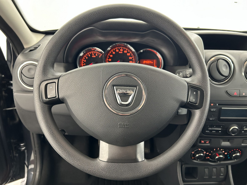 Dacia Duster 1.5 dCi 110ch Lauréate 4X2 + Régulateur de vitesse 2014 - photo n°14 Dacia Duster 1.5 dCi 110ch Lauréate 4X2 + Régulateur de vitesse  occasion à SAINT-GREGOIRE - photo n°14