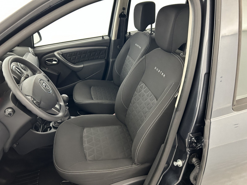 Dacia Duster 1.5 dCi 110ch Lauréate 4X2 + Régulateur de vitesse 2014 - photo n°12 Dacia Duster 1.5 dCi 110ch Lauréate 4X2 + Régulateur de vitesse  occasion à SAINT-GREGOIRE - photo n°12